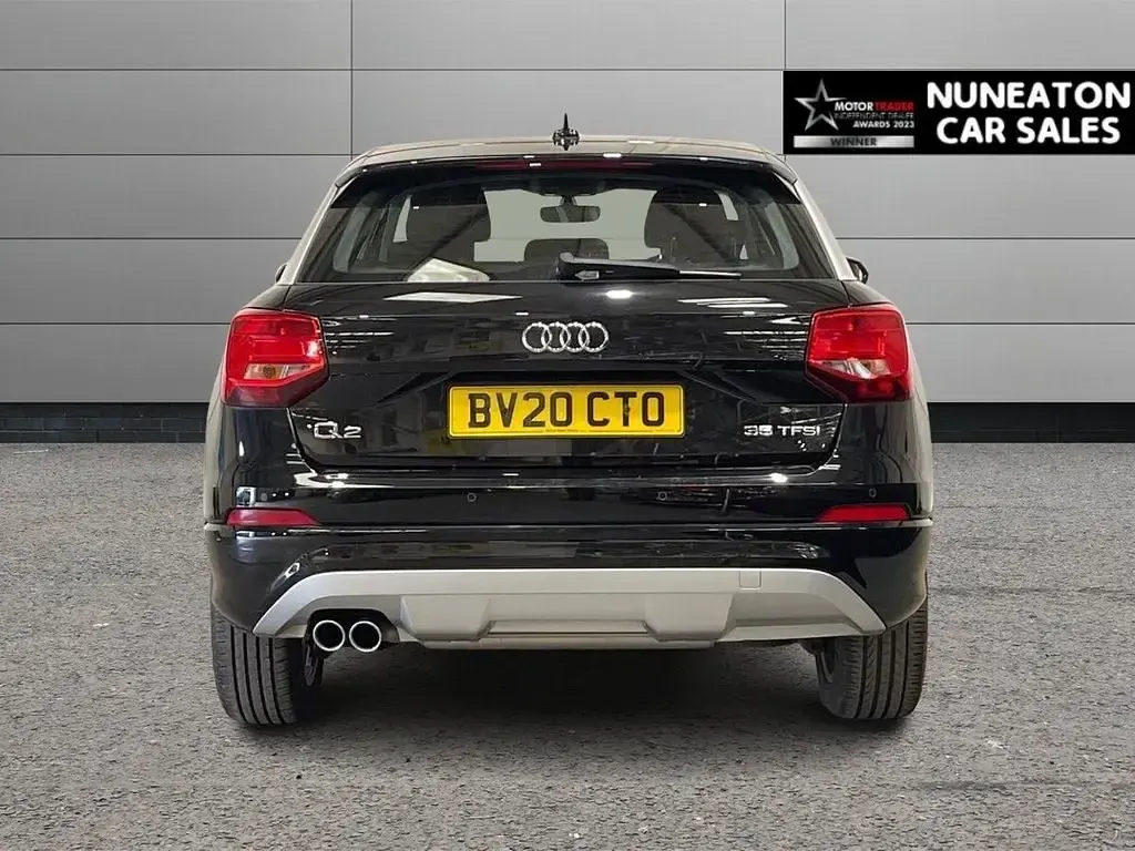 Usado Audi Q2 Sport 150 HP (110 kW) 2020 Preto SUV