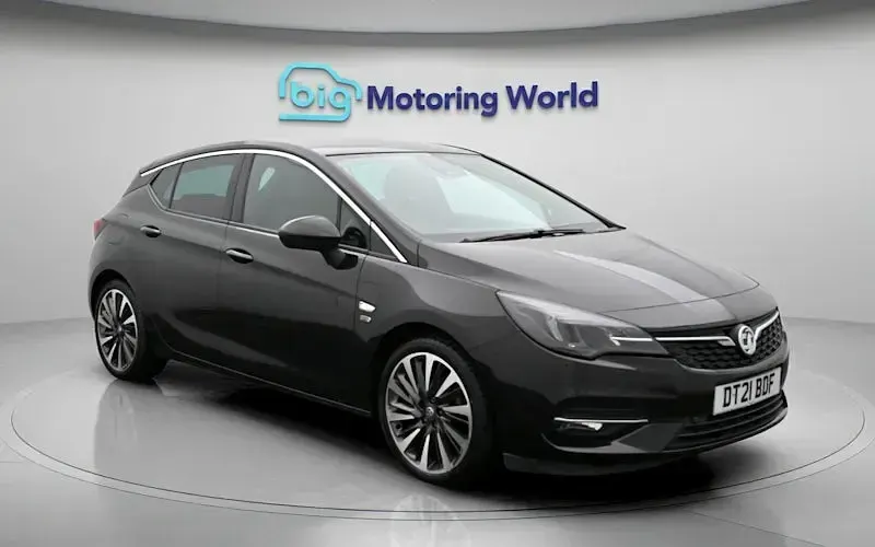 Used Vauxhall Astra Edition 122 HP (89 kW) 2021 Black Hatchback