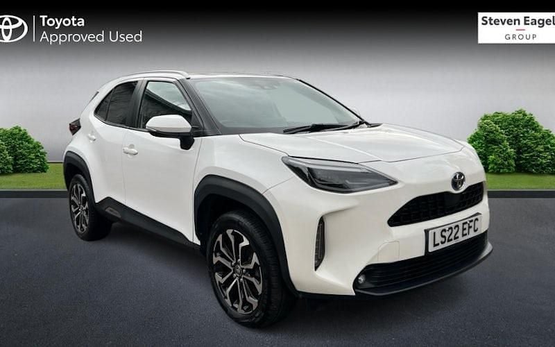 Used 2025 Toyota Yaris Hybrid Design Estate | £19,509 (Super price) - Image 1/4