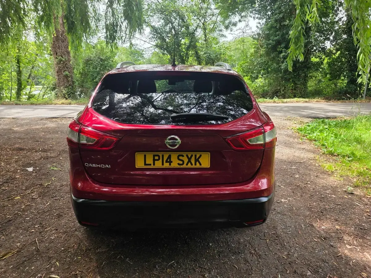 Used Nissan Qashqai Tekna 115 HP (84 kW) 2014 Red SUV