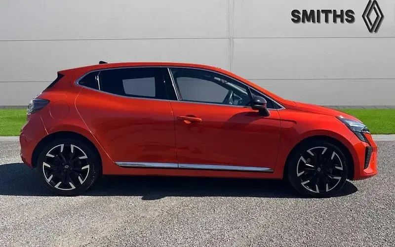 Used Renault Clio Techno 143 HP (105 kW) 2025 Hatchback