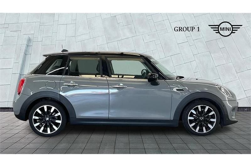 Begagnad Mini Cooper Exclusive 136 HK (100 kW) 2019 Grå Halvkombi