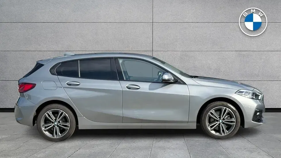 Used BMW 118 Sport Line 134 HP (98 kW) 2024 Grey Hatchback