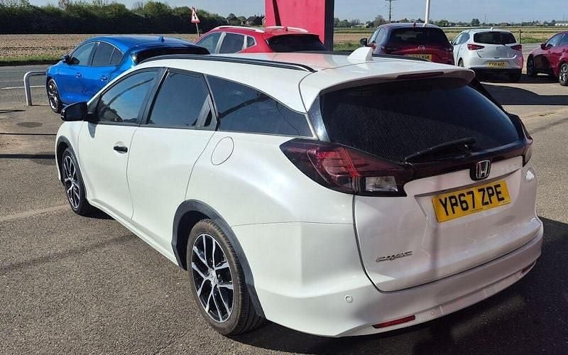 Begagnad Honda Civic Sport 142 HK (104 kW) 2017 Vit Kombi