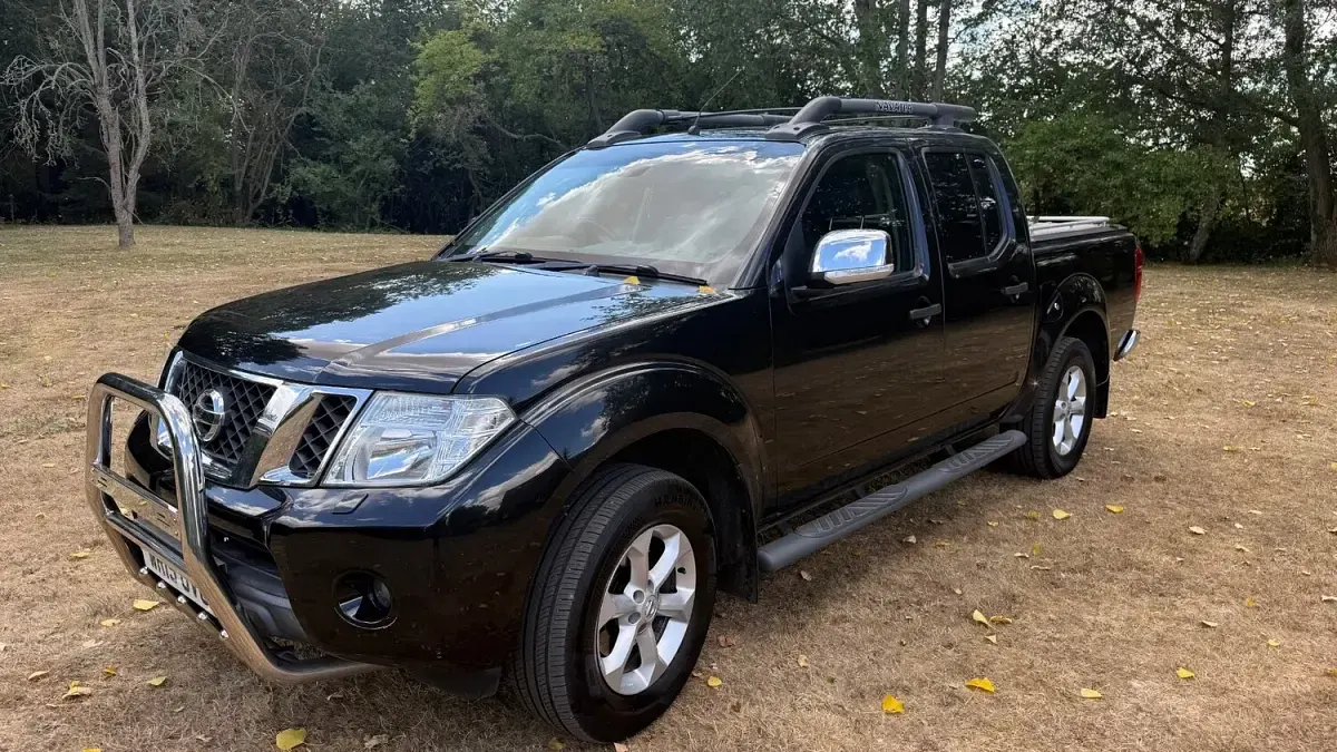 Used Nissan Navara Tekna 2015 Black Pickup