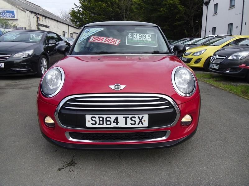 Used Mini Cooper D Hatch 2014 Red Hatchback