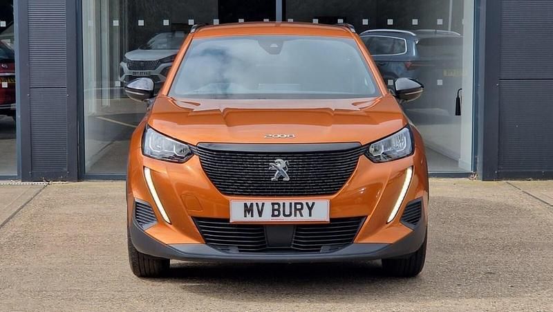 Used Peugeot 2008 Active+ 99 HP (72 kW) 2023 Orange SUV