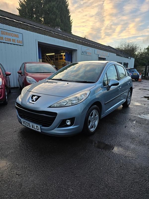 Blue Used 2009 Peugeot 207 Hatchback | £2,150 (Fair price) - Image 1/4