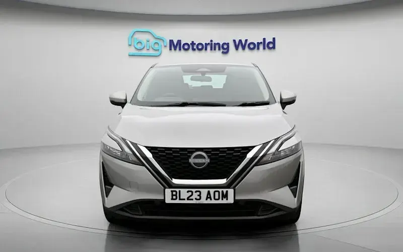 Used Nissan Qashqai Acenta Premium 140 HP (102 kW) 2023 Silver SUV
