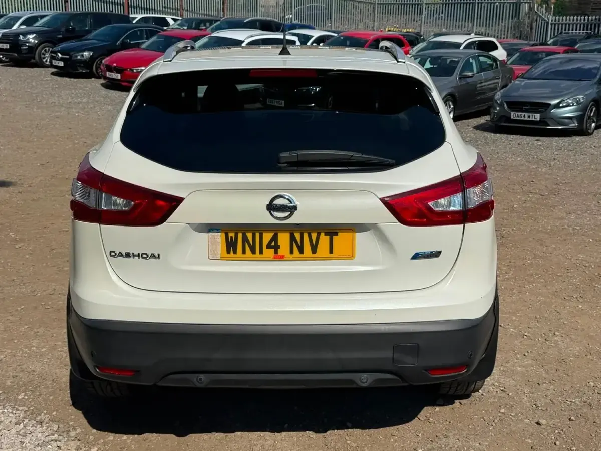 Used Nissan Qashqai Tekna 110 HP (80 kW) 2014 White SUV