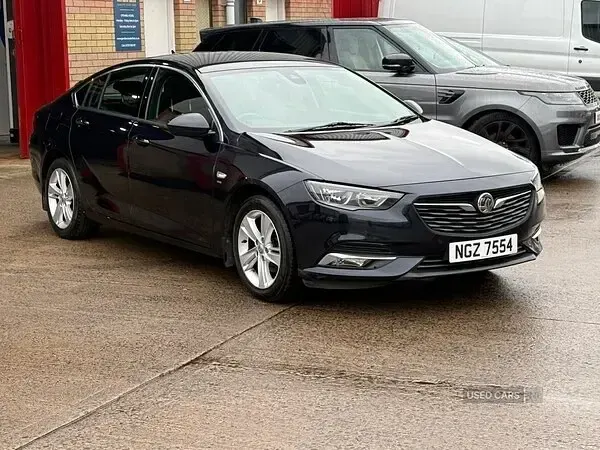 Used Vauxhall Insignia SRi 136 HP (100 kW) 2019 Blue Hatchback