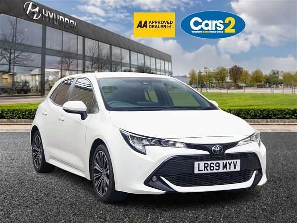White Used 2019 Toyota Corolla Design Hatchback | £11,990 (Fair price) - Image 1/4