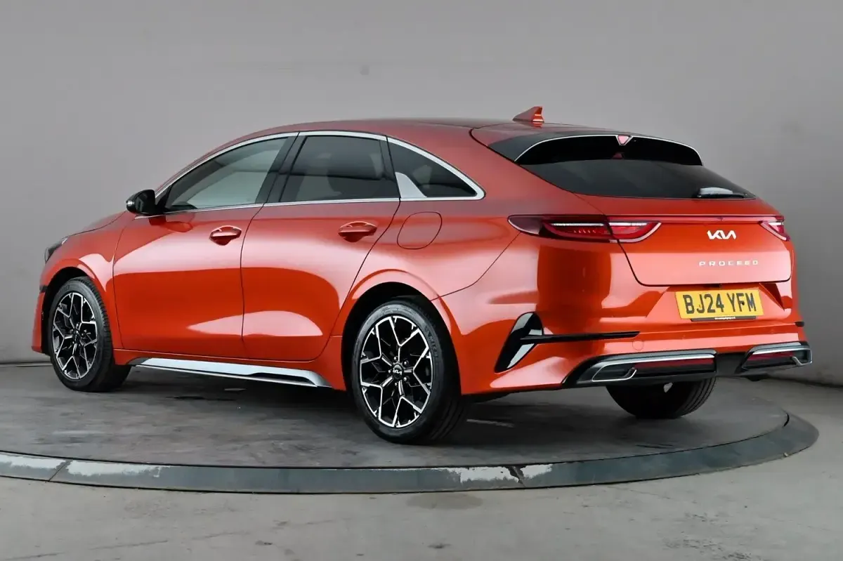 Used Kia ProCeed GT-Line 160 HP (117 kW) 2024 Orange Estate