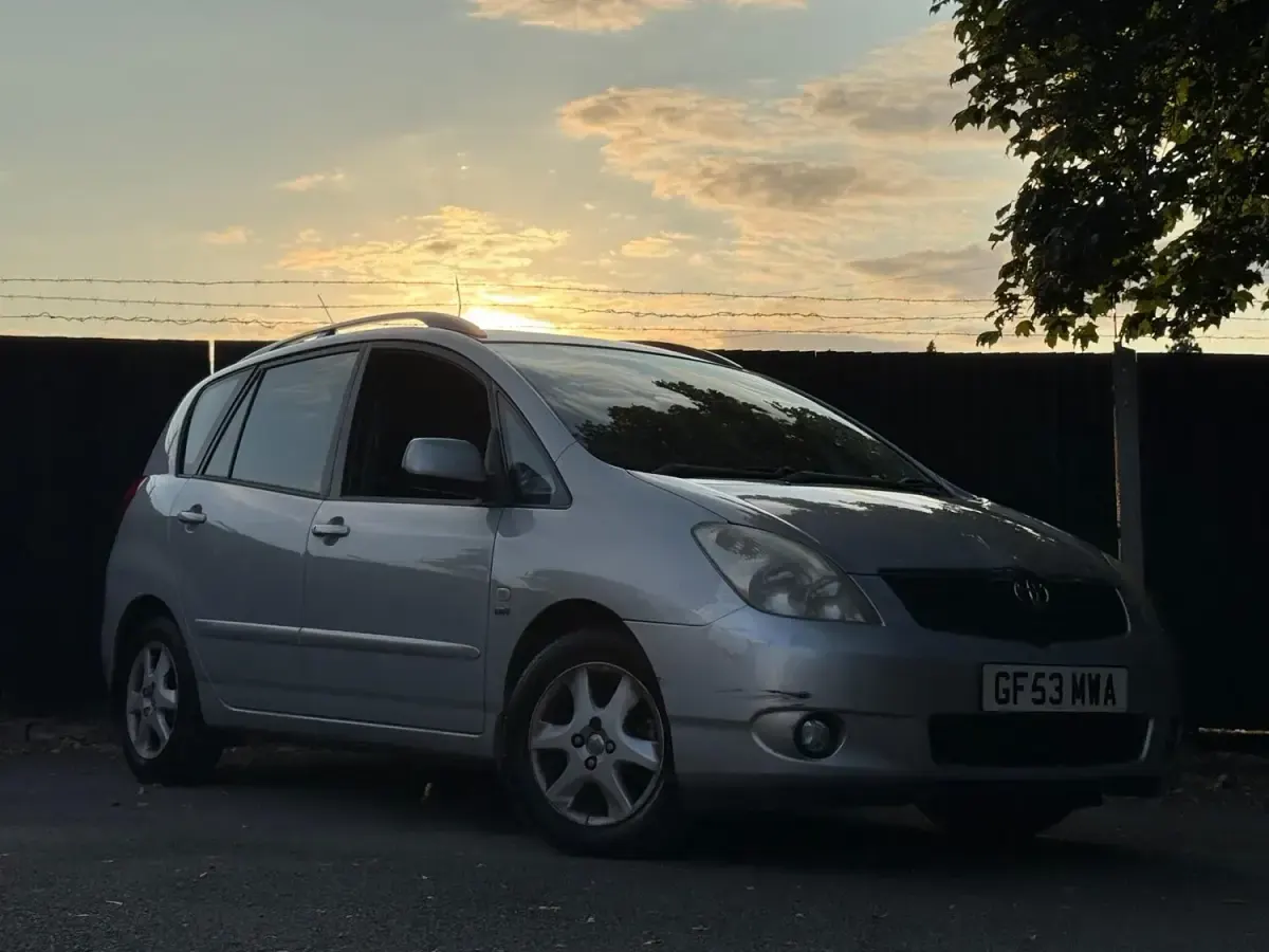 Used Toyota Corolla Verso 2003 Silver MPV