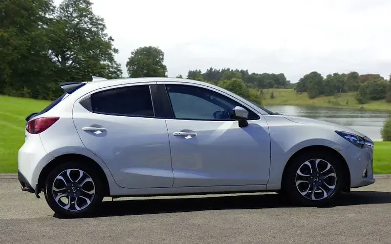 Used Mazda 2 Inclusive 90 HP (66 kW) 2018 Silver Hatchback