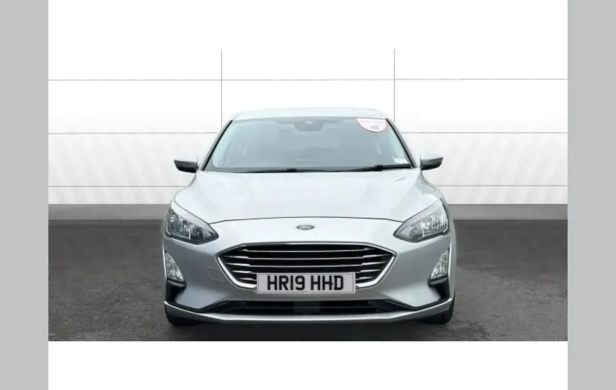 Used Ford Focus Titanium 125 HP (91 kW) 2019 Silver Hatchback