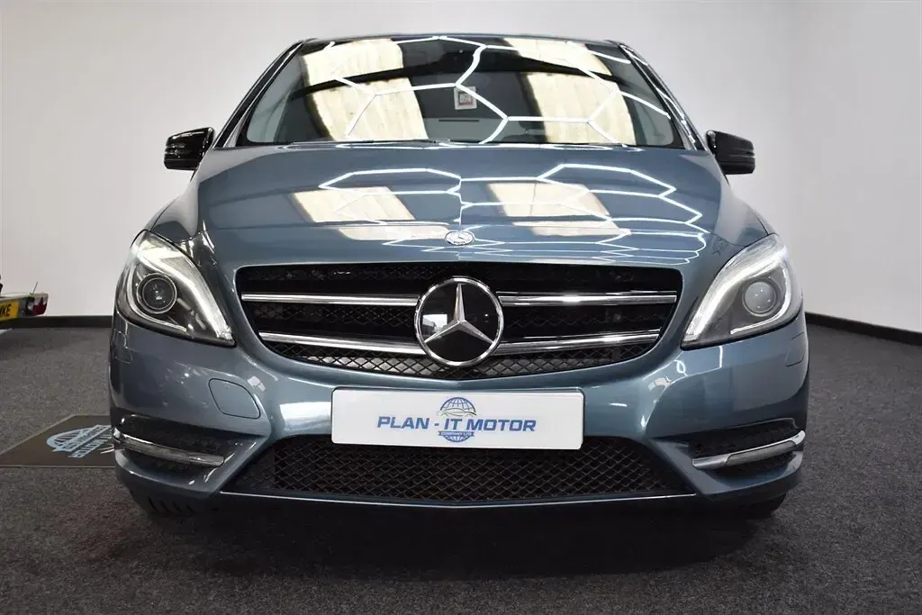 Used Mercedes B180 109 HP (80 kW) 2014 Blue Hatchback