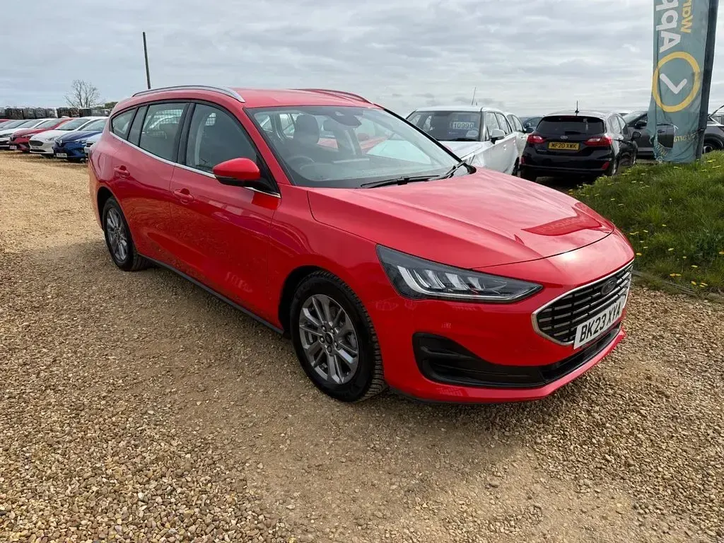 Used Ford Focus Titanium 125 HP (91 kW) 2023 Red Estate