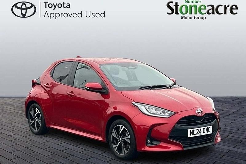 Used Toyota Yaris Hybrid Design 116 HP (85 kW) 2024