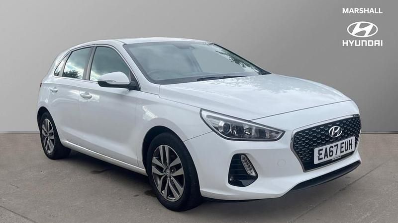 White Used 2017 Hyundai i30 SE Hatchback | £8,523 (Fair price) - Image 1/1