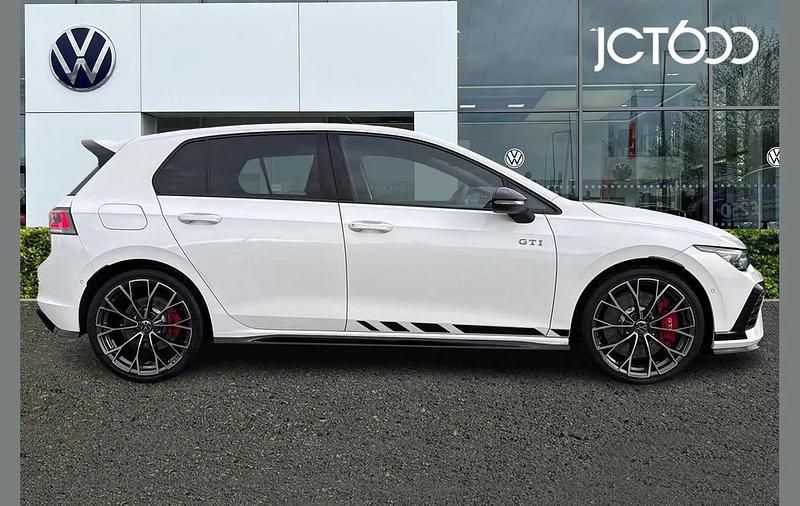 Used VW Golf VIII GTI Clubsport 300 HP (220 kW) 2025 White Hatchback