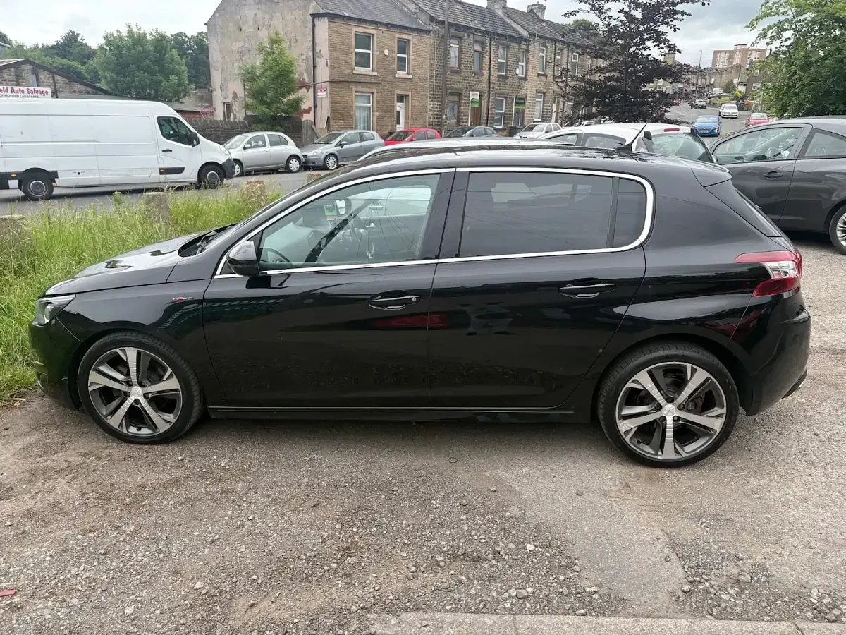 Used Peugeot 308 GT-line 120 HP (88 kW) 2016 Black Hatchback