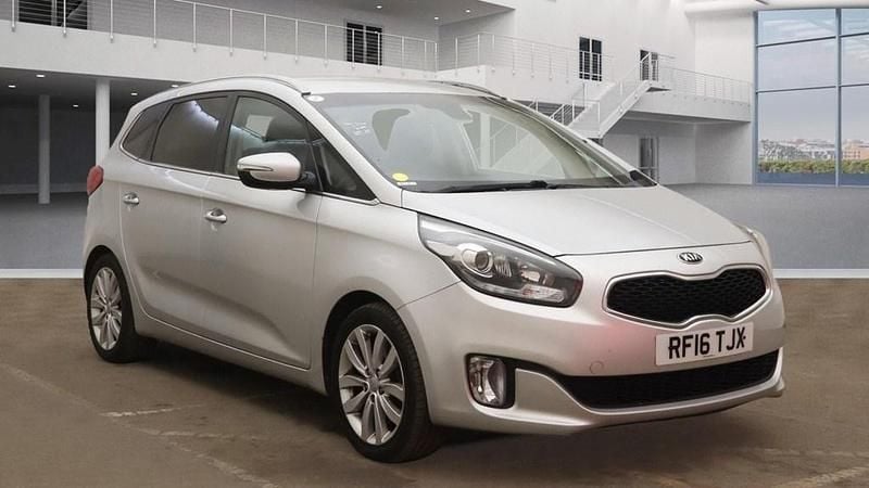 Used Kia Carens 139 HP (102 kW) 2016 Bright silver MPV