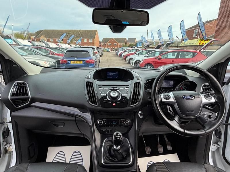 Used Ford Kuga Titanium 140 HP (102 kW) 2014 White SUV