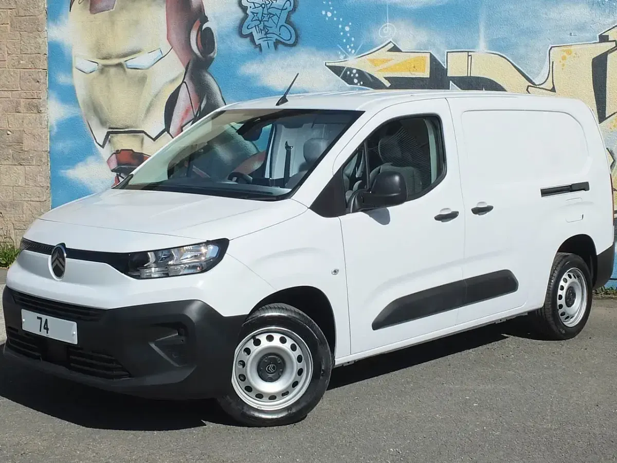 Begagnad Citroën Berlingo 100 HK (73 kW) 2025 Vit Minibuss