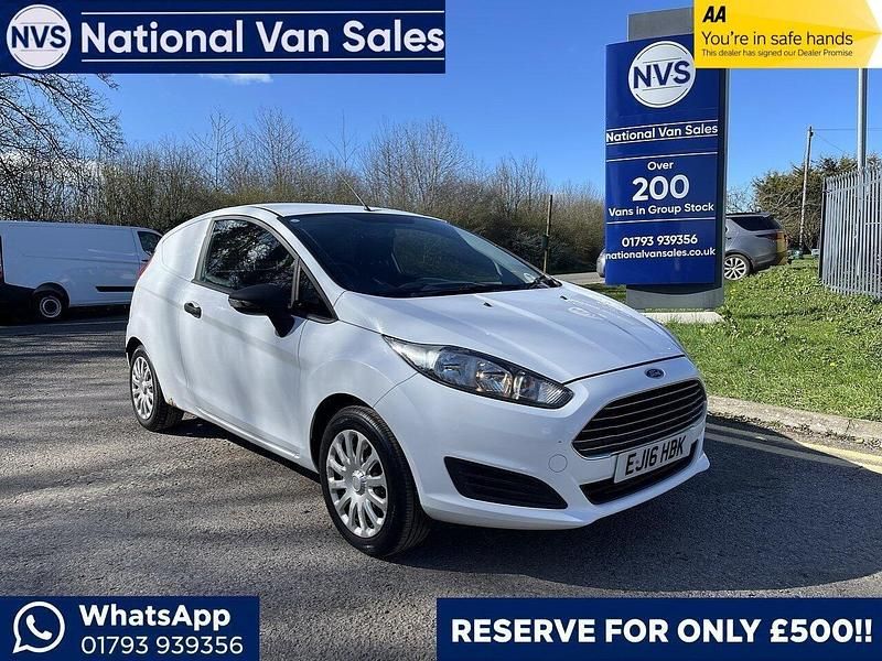 Used Ford Fiesta 75 HP (55 kW) 2016 White Van