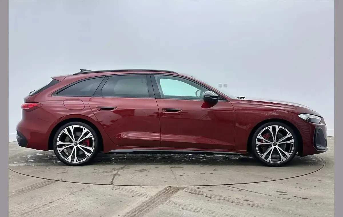 Used Audi A5 Advanced 362 HP (266 kW) 2025 Red Estate