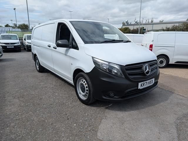 White Used 2021 Mercedes Vito Progressive MPV | £14,899 (Super price) - Image 1/4