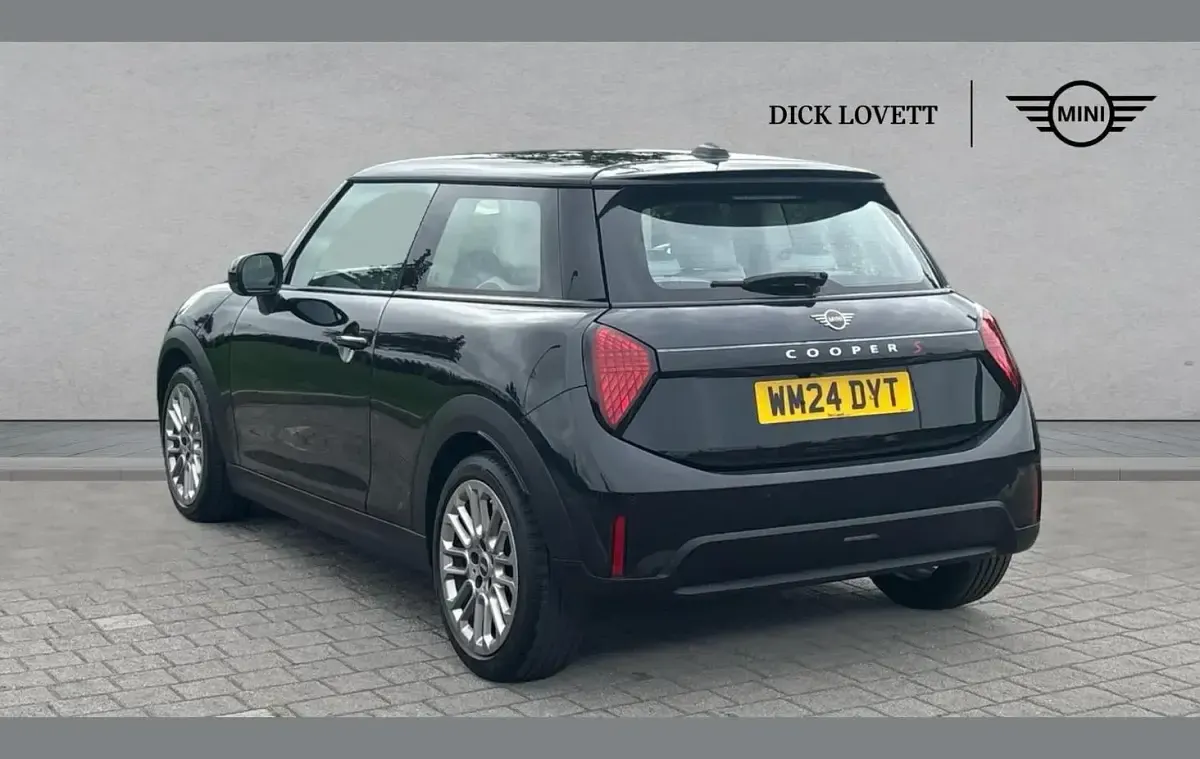 Used Mini Cooper Classic 200 HP (147 kW) 2024 Black Hatchback