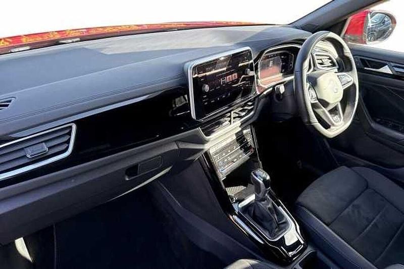 Used VW T-Roc R-line 150 HP (110 kW) 2022 Red SUV