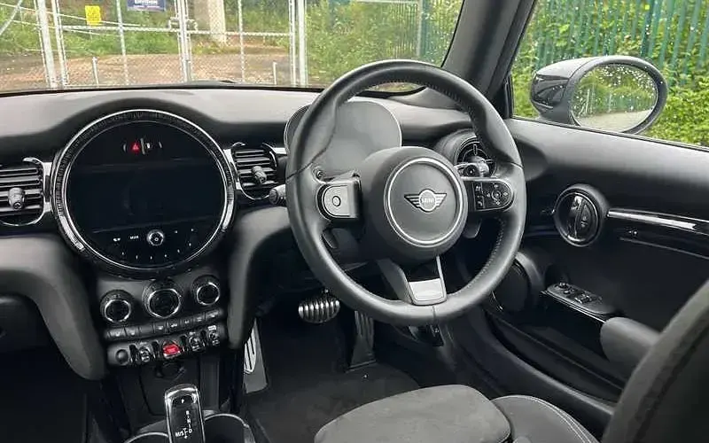 Used Mini Cooper S Hatch 178 HP (130 kW) 2023 Blue and black Hatchback
