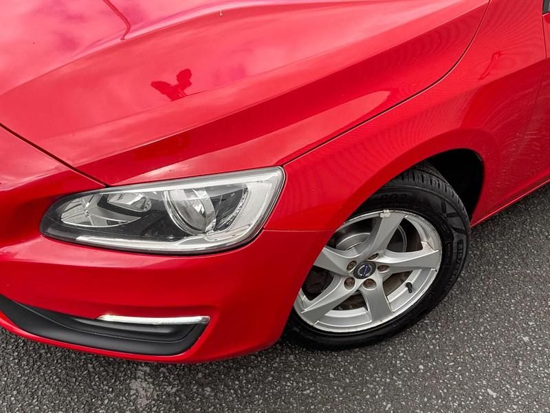 Used Volvo V60 Business Edition 181 HP (133 kW) 2015 Red Estate