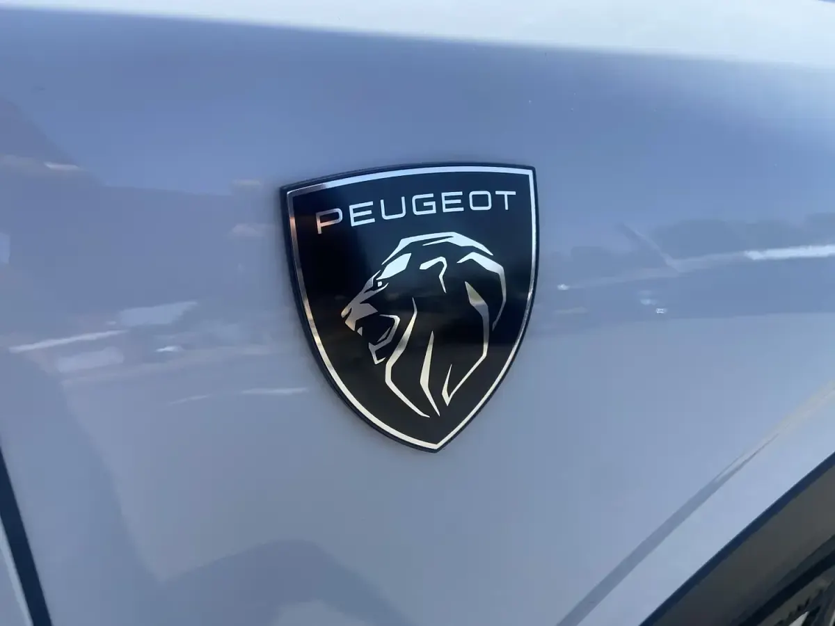 Used Peugeot 5008 GTi 134 HP (98 kW) 2025 White SUV