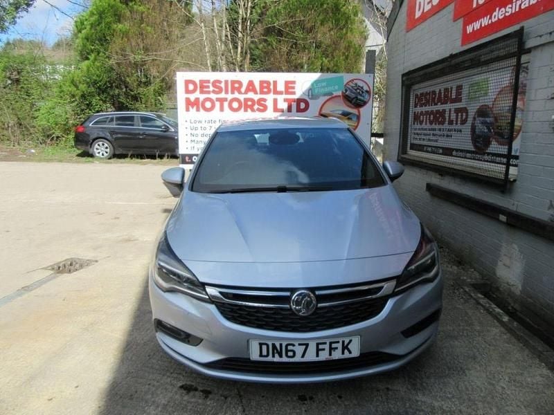 Used Vauxhall Astra SRi 136 HP (100 kW) 2017 Silver Hatchback