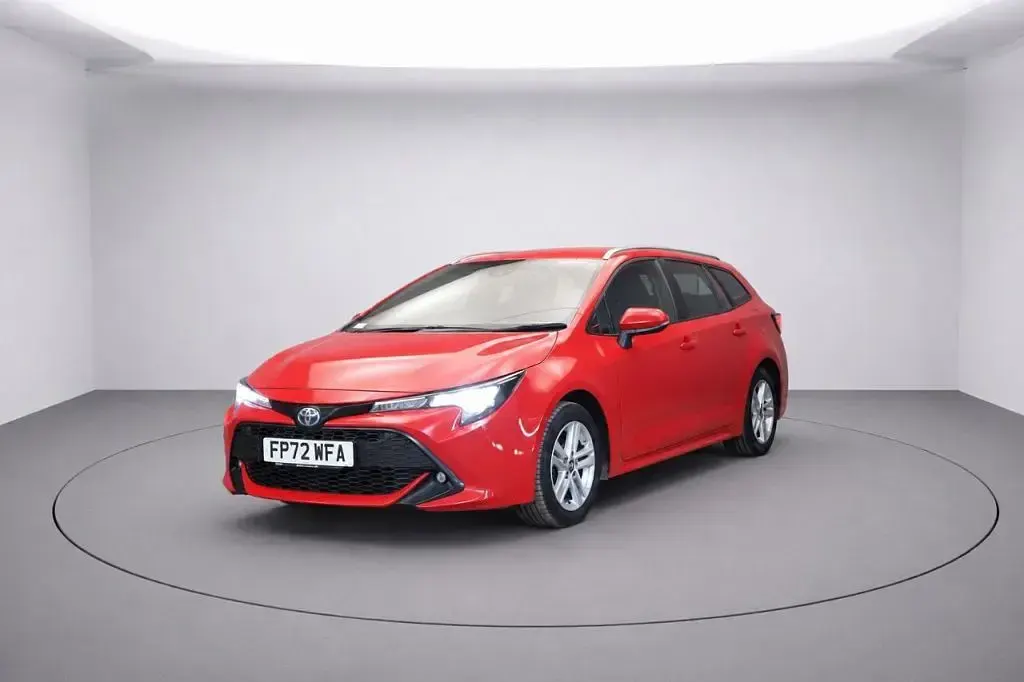 Used Toyota Corolla 122 HP (89 kW) 2023 Red Estate