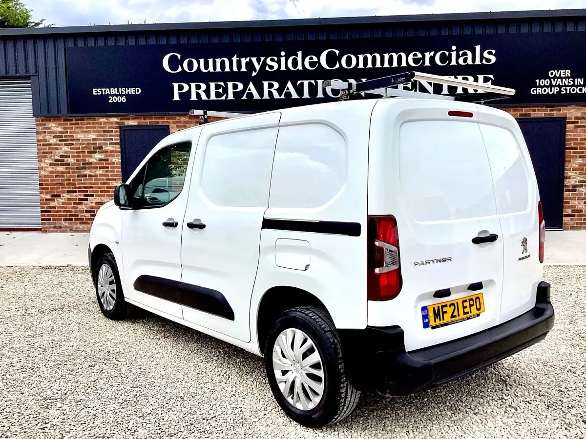 Used Peugeot Partner 131 HP (96 kW) 2021 White MPV