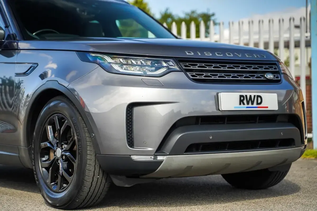 Used Land Rover Discovery SE 302 HP (222 kW) 2018 Grey SUV