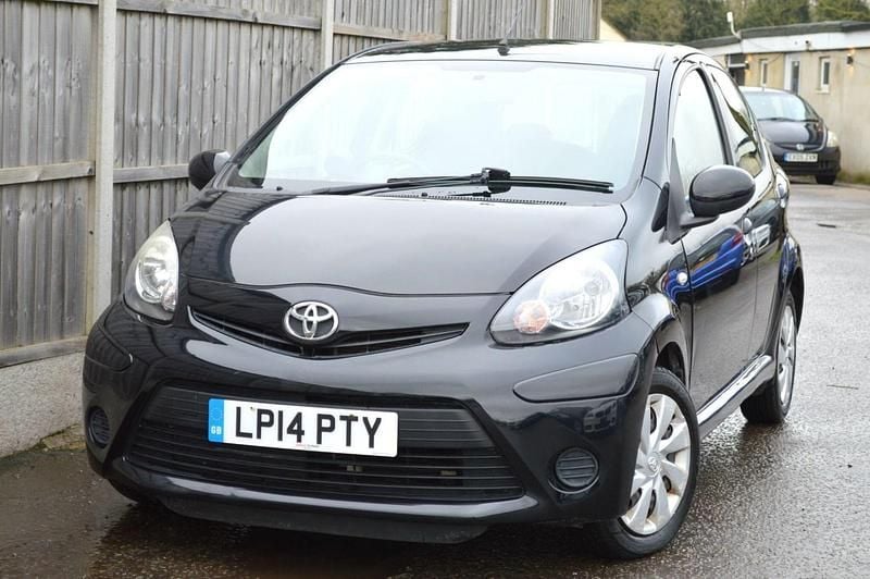 Used Toyota Aygo 68 HP (50 kW) 2014 Black Hatchback