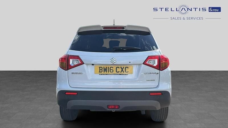 Second-hand Suzuki Vitara 138 CP (101 kW) 2016 Alb SUV