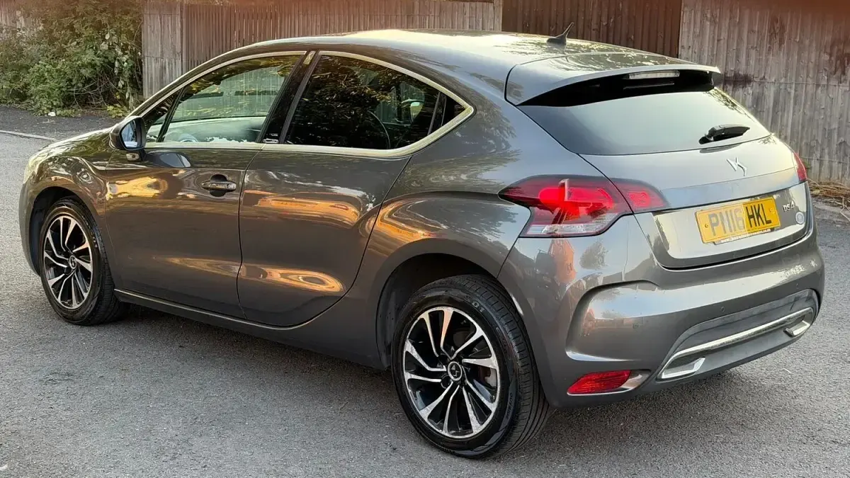 Used DS Automobiles DS4 Elegance 120 HP (88 kW) 2016 Grey Hatchback