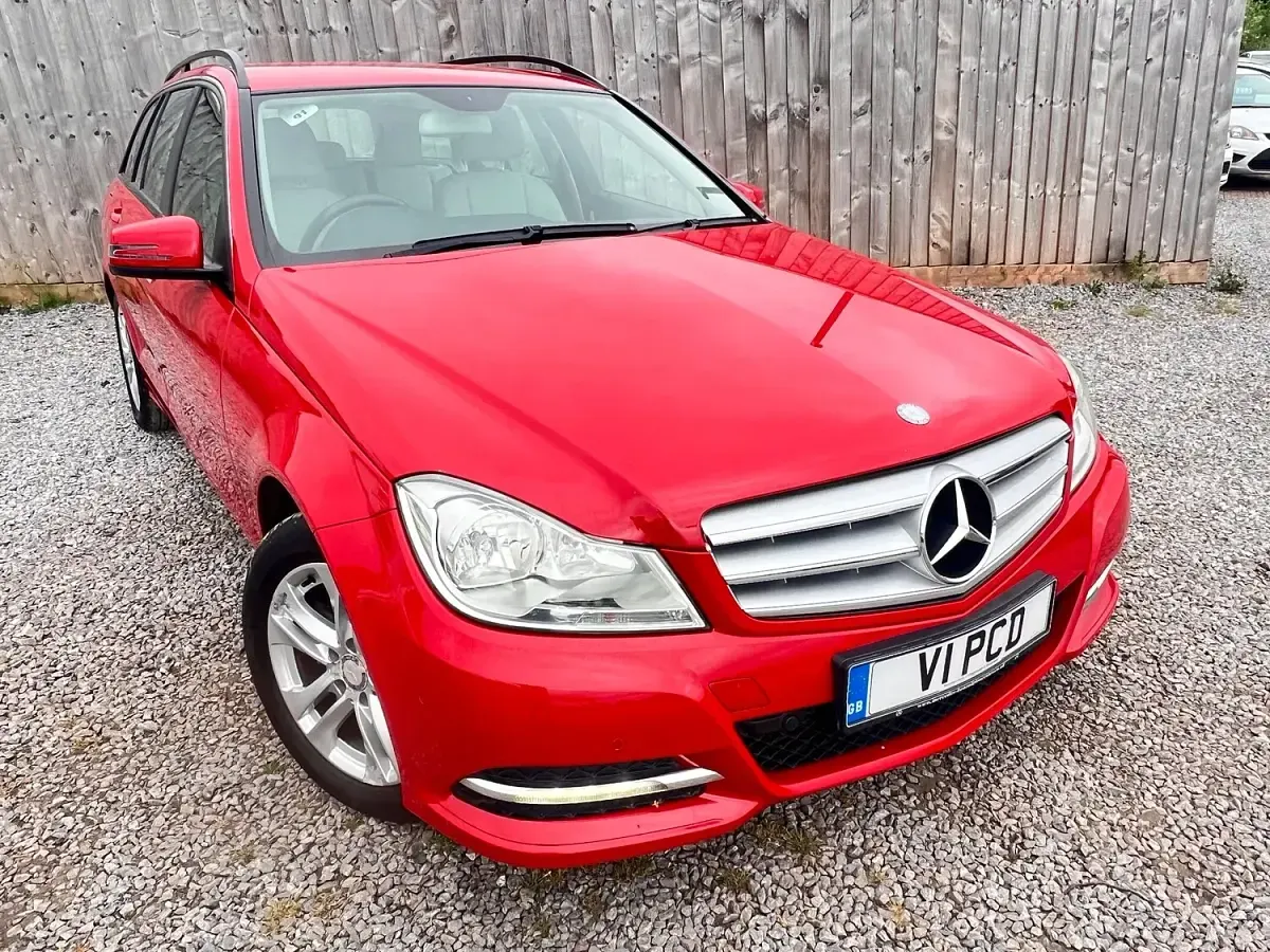 Used Mercedes C220 Executive 170 HP (125 kW) 2012 Red Estate