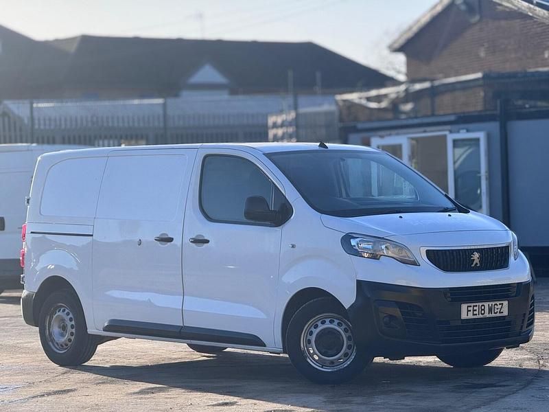 White Used 2018 Peugeot Expert S Van | £5,495 (Fair price) - Image 1/4