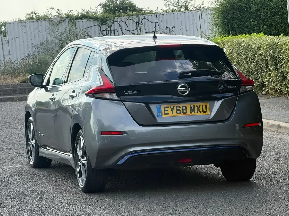 Used Nissan Leaf N-Connecta 110 kW (150 HP) 2018 Grey Hatchback