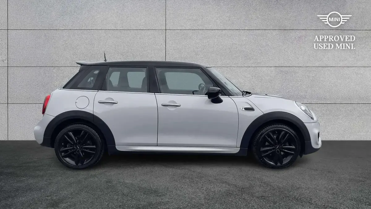 Used Mini Cooper Hatch 134 HP (98 kW) 2019 Silver Hatchback