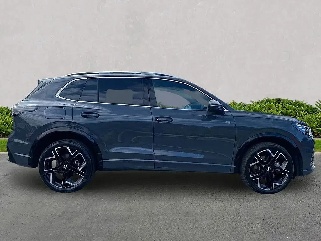Used VW Tiguan R-line 272 HP (200 kW) 2025 Grey SUV
