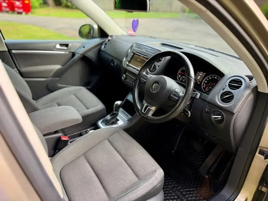 Used VW Tiguan SE 140 HP (102 kW) 2012 Beige SUV
